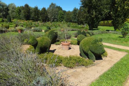 zahrada zámku Cormatin