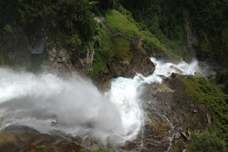 vyhlídky nad vodopádem Stubenfall