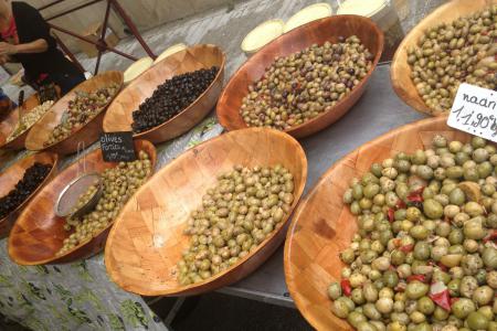 místní olivy na mnoho způsobů