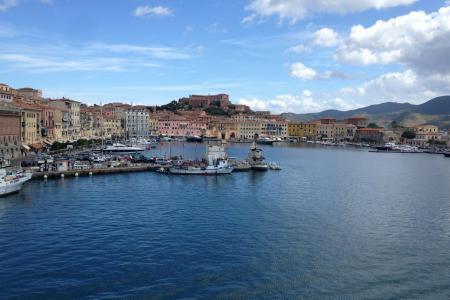 přístav Portoferraio na Elbě