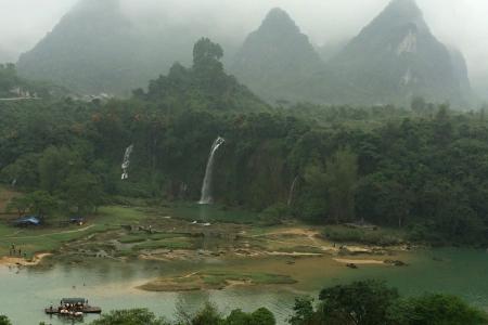 pohled na Vietnamskou část vodopádů