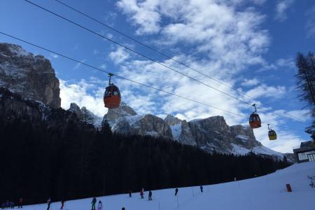 dále novou lanovkou do Alta Badie