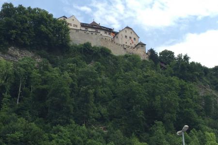 cestou domů jsme ještě stačili navštívit Vaduz v Lichtenštejnsku