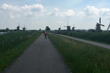 pokračujeme skanzenem větrných mlýnů Kinderdijk