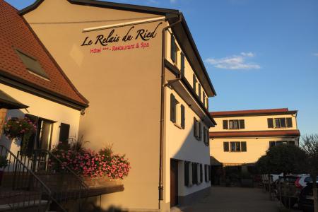 a až do hotelu