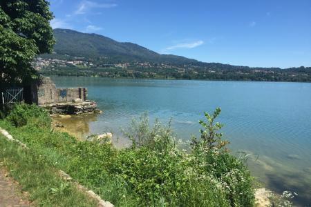jezero Varese