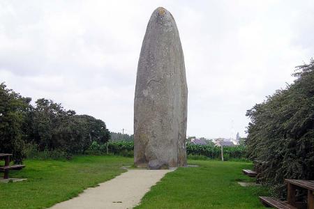 Nejvyšší menhir CH. DOlent u Dol De Bretagne