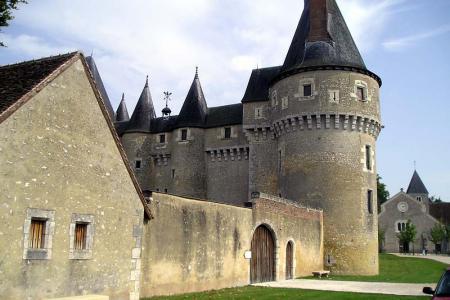 Zámek Fougeres Sur Bevre