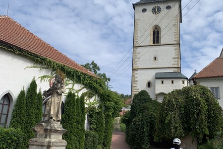 1den- Hustopeče, rozhledna Kobylí vrch- Velké Bílovice- sklípek