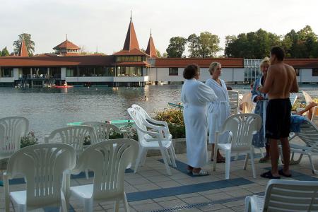 Den končil v Hevízském termálním jezeře