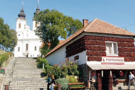 Klášter Tihany a „Paprikový dům“