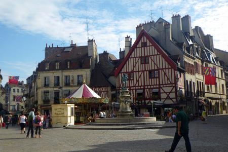 1. zastávka ještě bez kol – Dijon