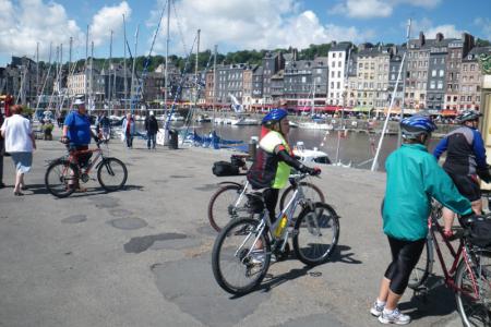 poslední cykloetapa začala v Honfleur