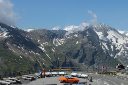 Grossglockner v lehém oparu